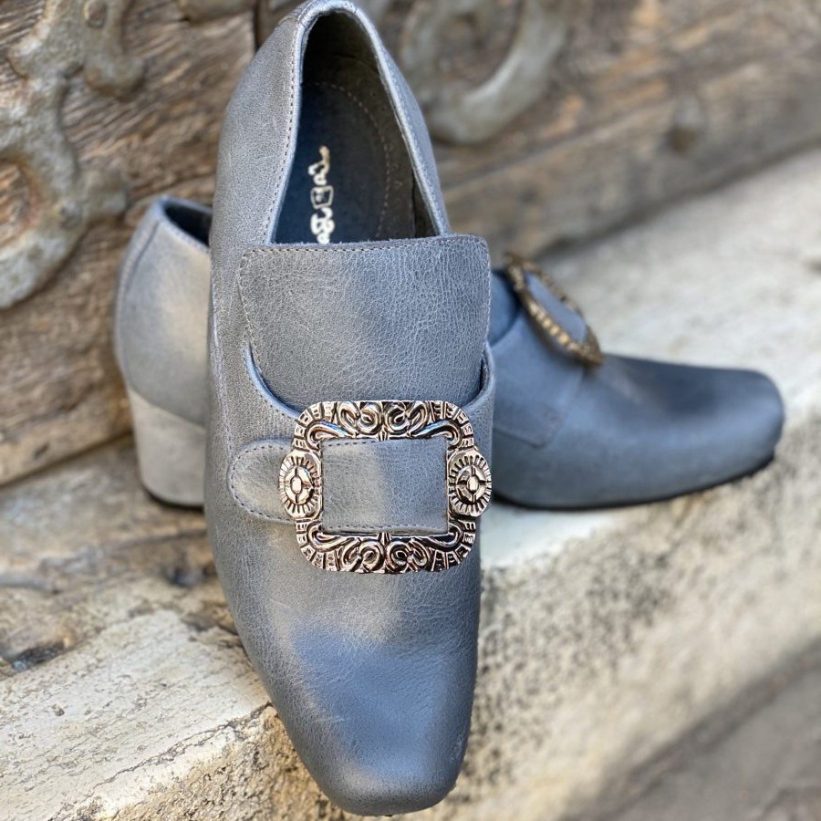 Men Women Cosplay Frock Shoes  - Men'S Shoes Louis Vuitton ulasan dan harga